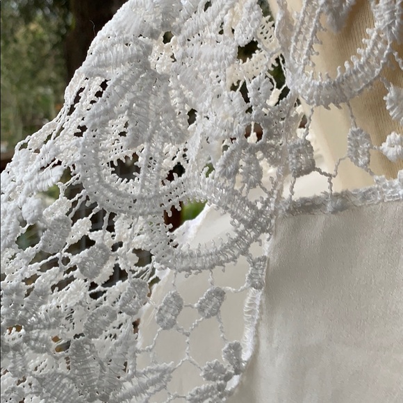 ⭐️SALE⭐️ 🎉HP🎉Gorgeous White Lace Blouse NWOT - Picture 6 of 8